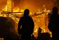 Edison offers to pay Eaton fire victims for damages, in move to avoid litigation